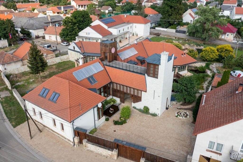 Furmint Haz Bed & Breakfast Mad Exterior photo