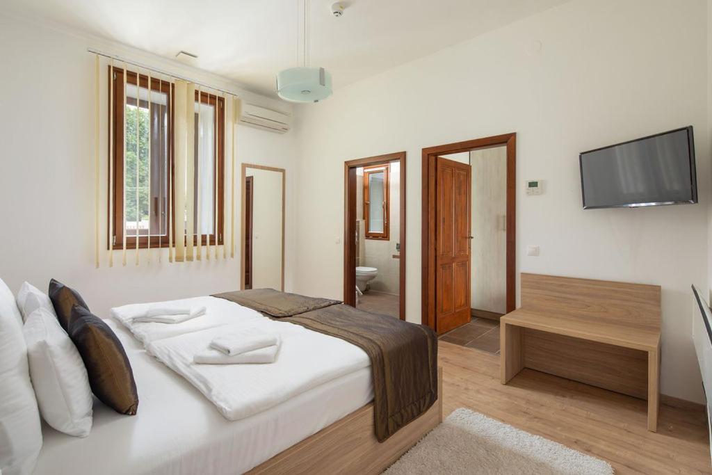 Furmint Haz Bed & Breakfast Mad Exterior photo