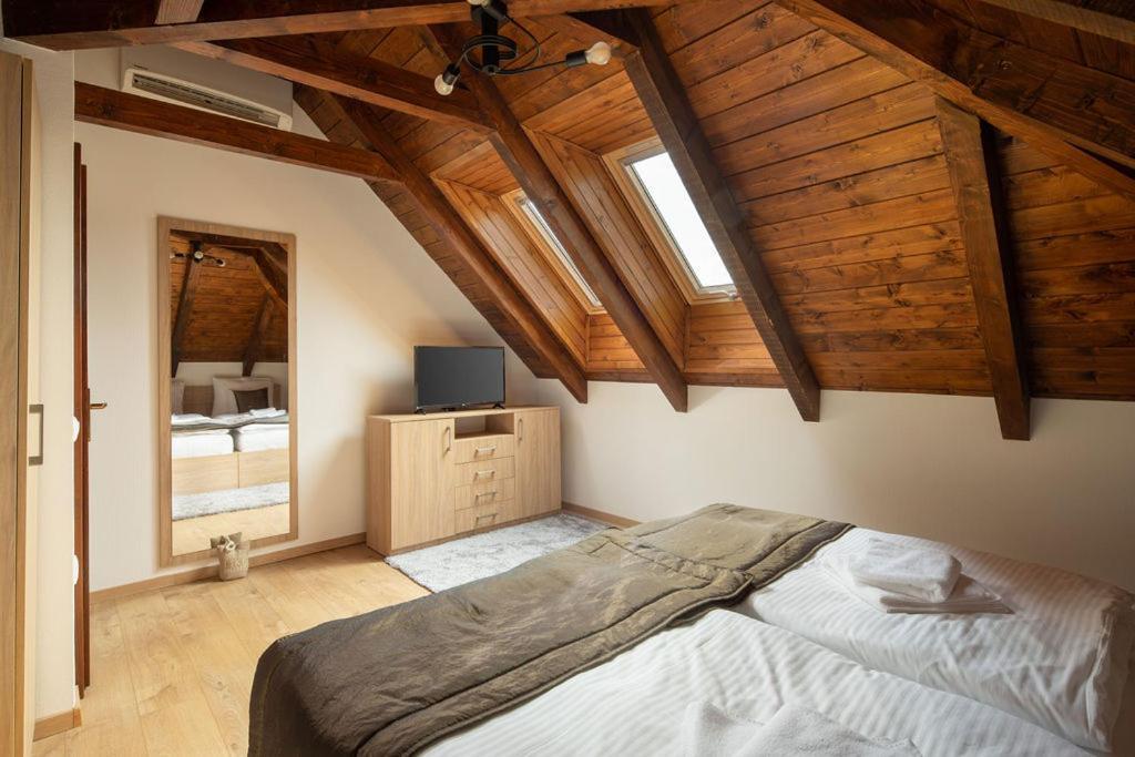 Furmint Haz Bed & Breakfast Mad Exterior photo