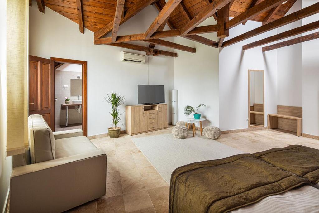 Furmint Haz Bed & Breakfast Mad Exterior photo